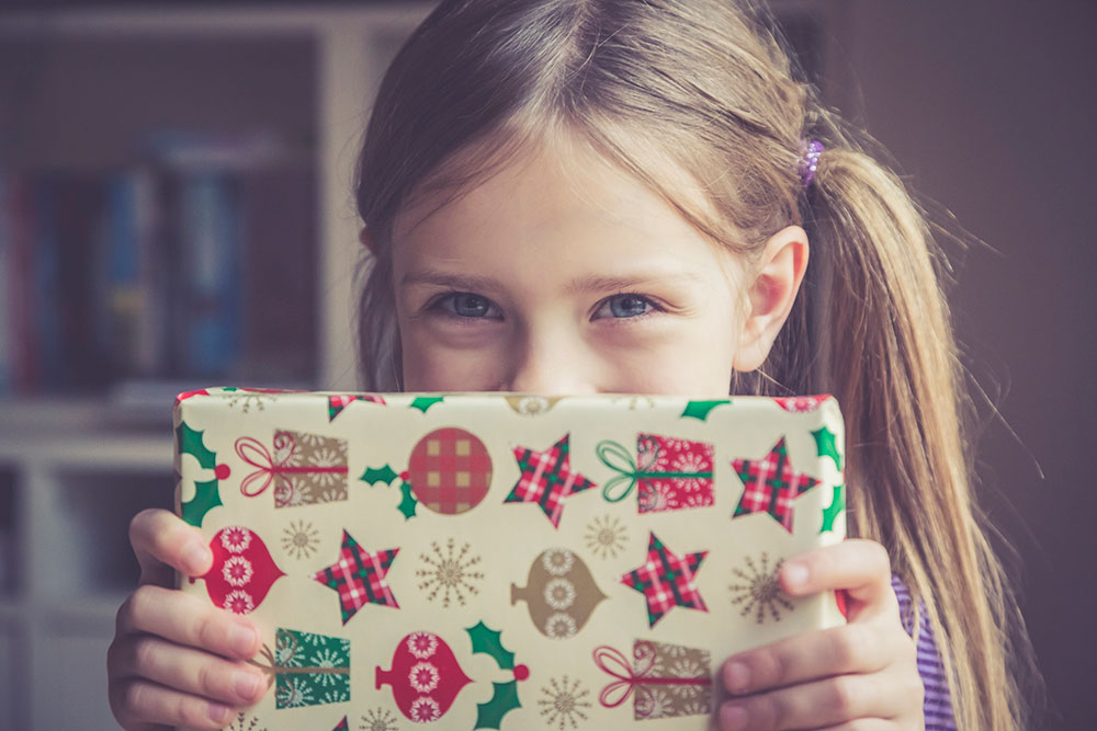 Kule voksne gir fond i julegave til kidsa fremfor ting de ikke trenger!
